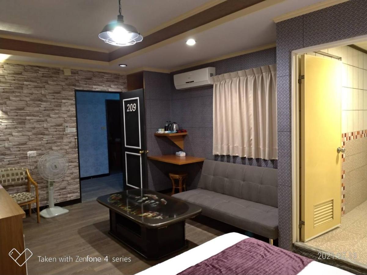 Guan Lun Hotel Hualien City Exterior photo